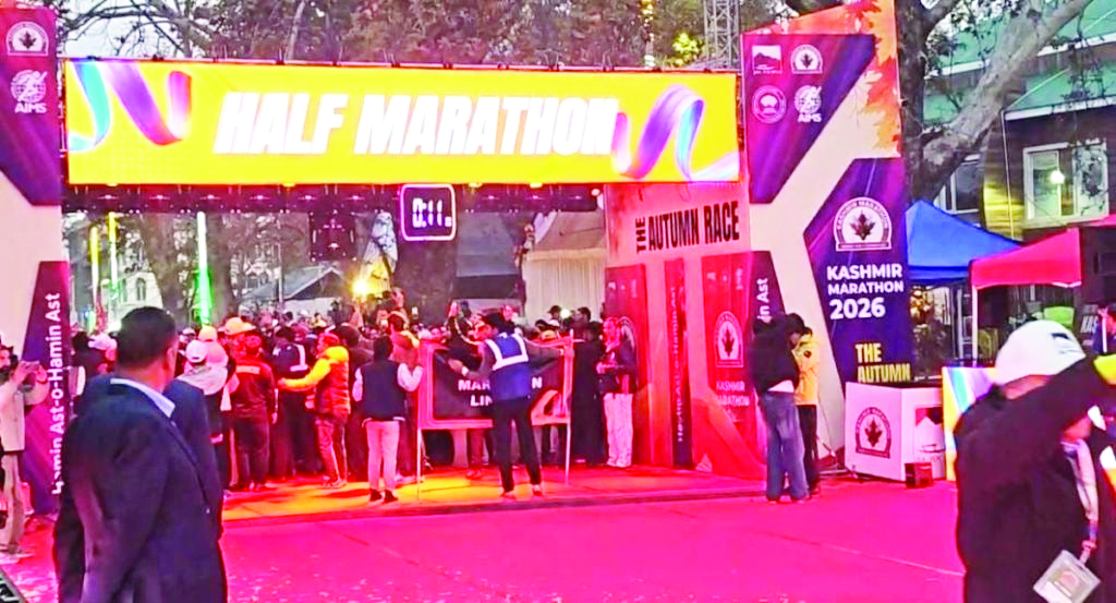 Omar Abdullah flags off Kashmir Marathon; over 1,800 runners participate