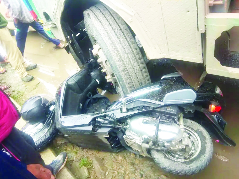 Scooty rider crushed to death by vehicle in Kathua