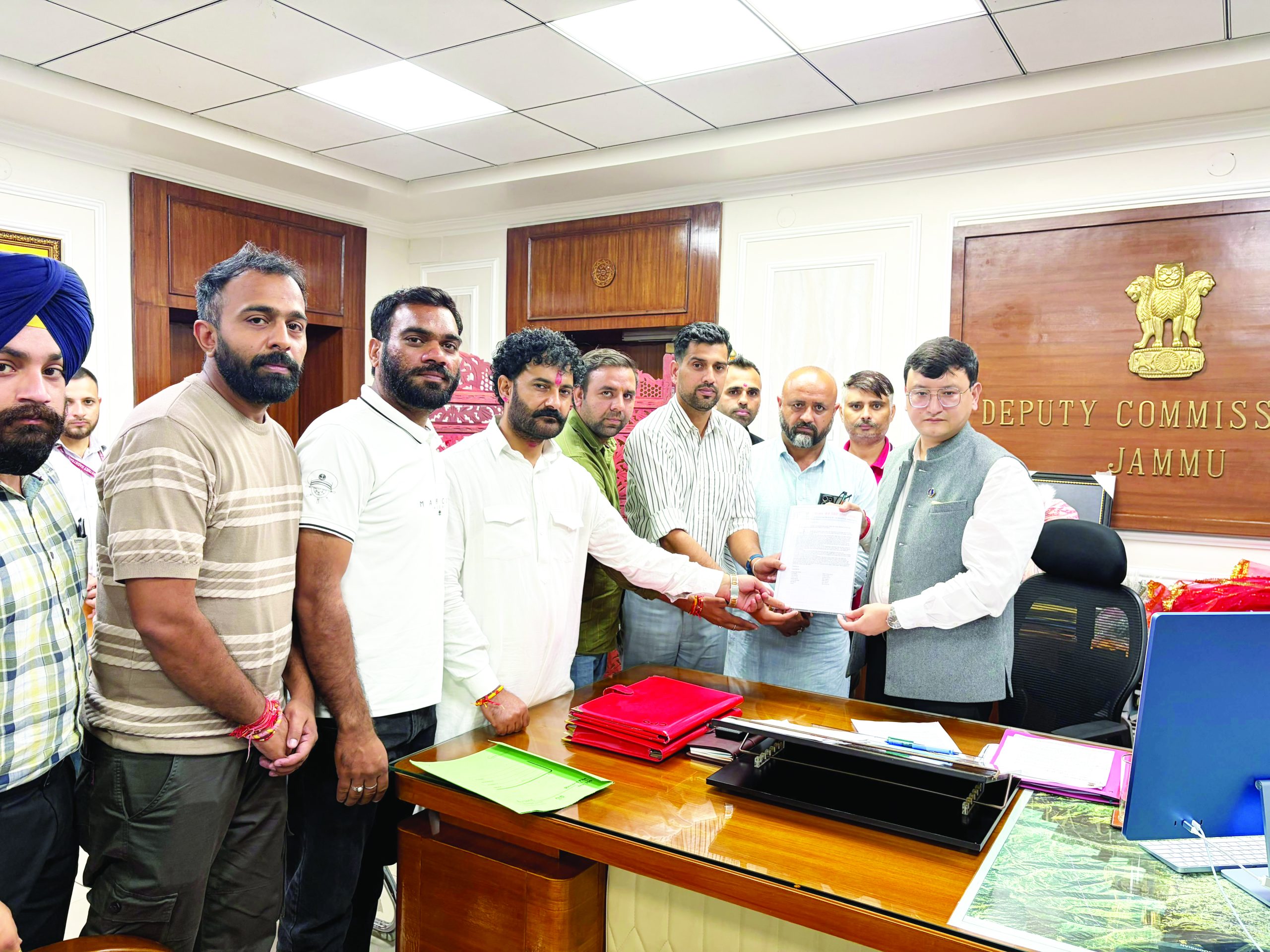 Shaheed Kissan Baba Jitto Sangharsh Samiti submits memorandum to DC, seeks preservation of dignity of Jhiri Mela