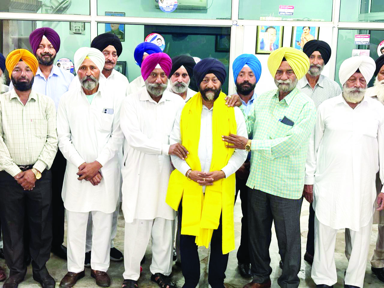 Sikh Sangat felicitates Manjit Singh for role in Punjabi Language Morcha