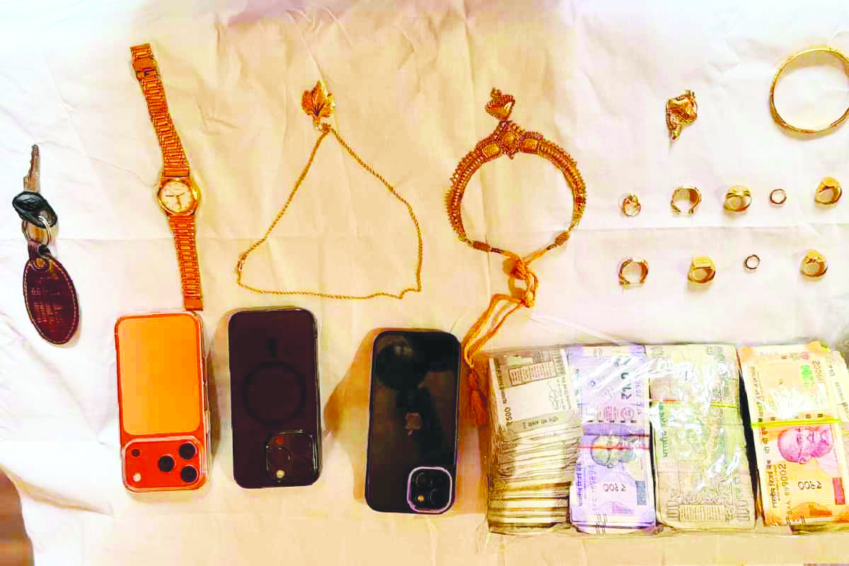 Two arrested in Srinagar theft case; Gold ornaments worth Rs 45 lakh recovered