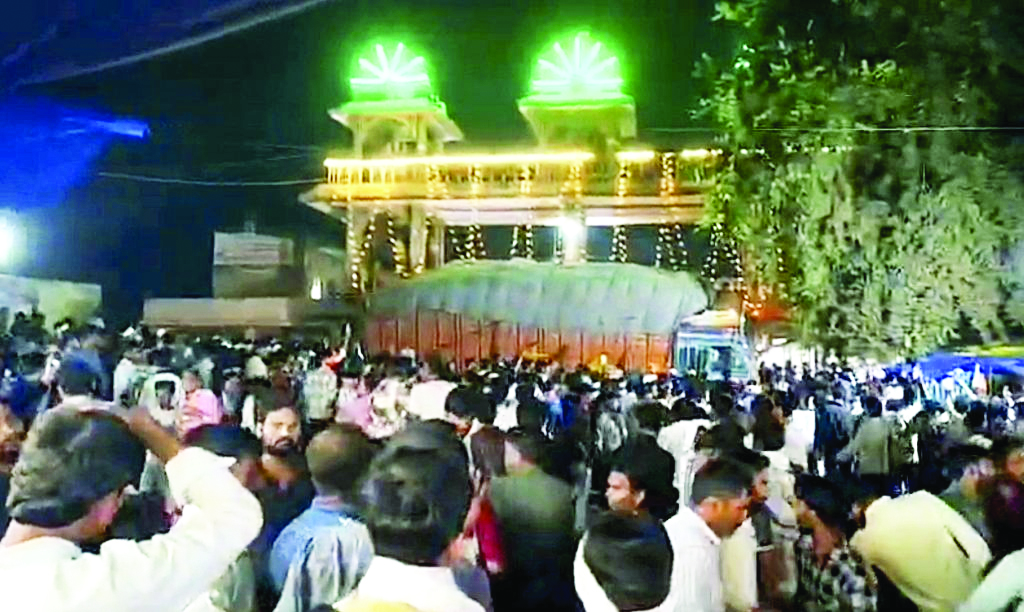 14 killed, 28 injured as truck ploughs into devotees outside Temple in Gwalior
