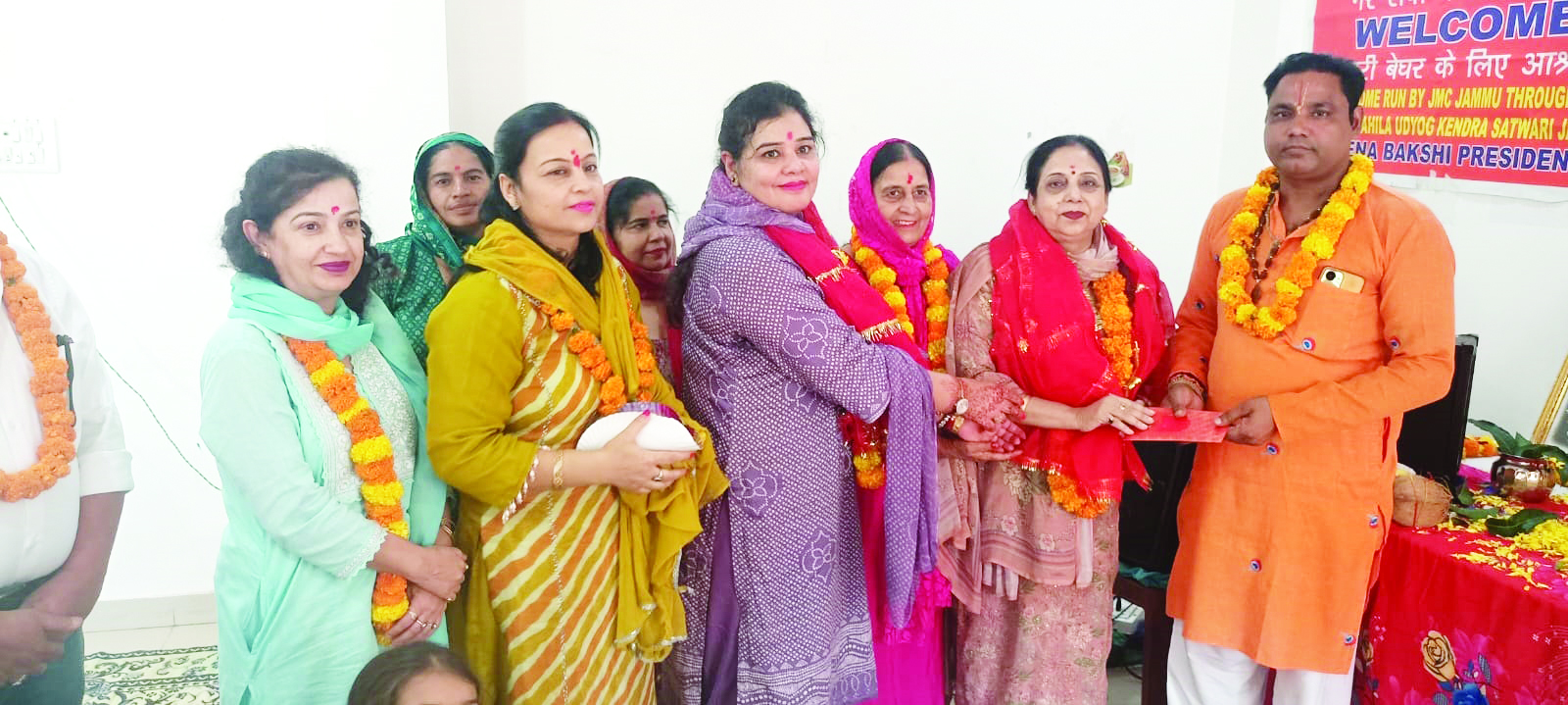 Unnat NGO celebrates Maha Navami with elderly residents at Bahu Fort