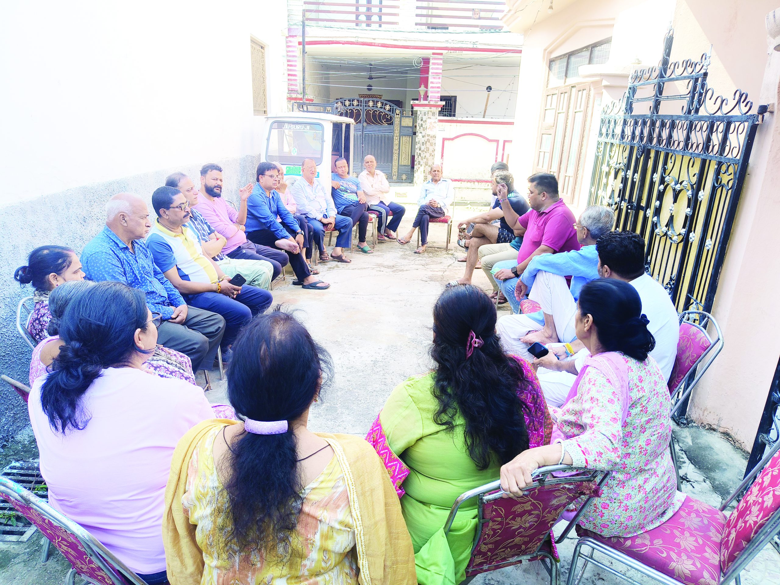 Vaibhav Mattoo raises demand for public toilet facility in Talab Tillo Market