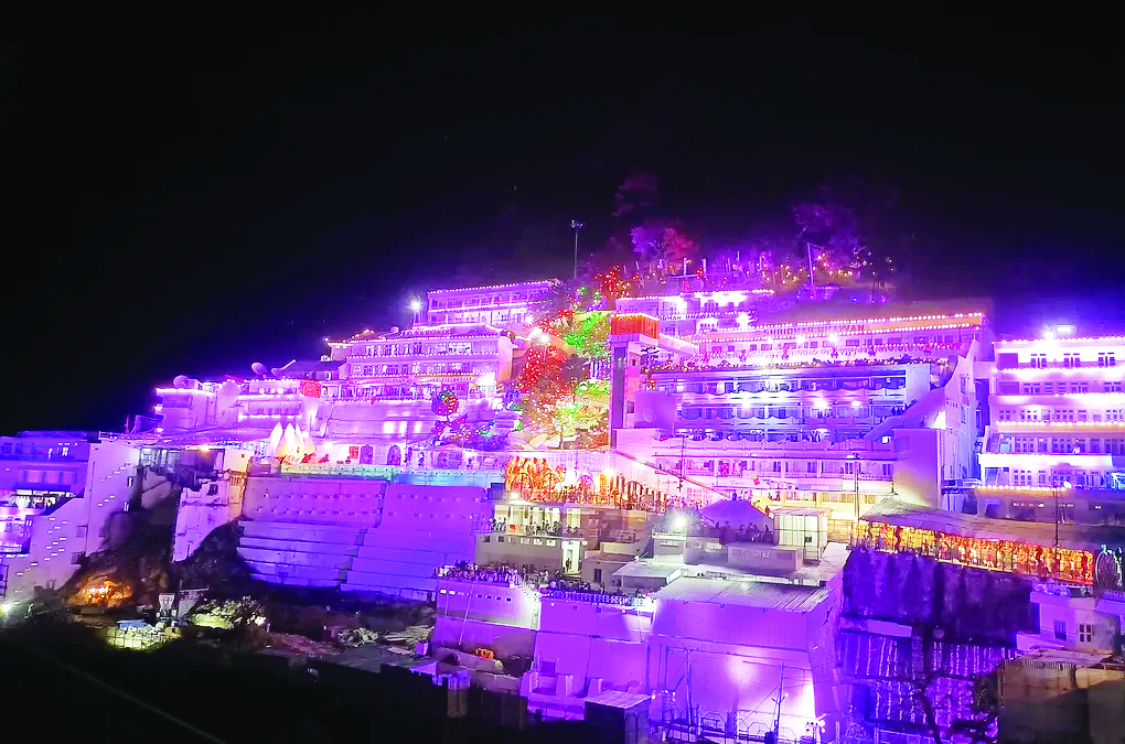 Navratra commences at Vaishno Devi Shrine amid heavy rush of devotees