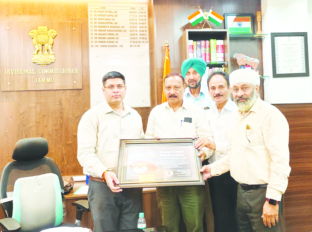 Vansh Sabre Sports Foundation felicitates  Divisional Commissioner Jammu