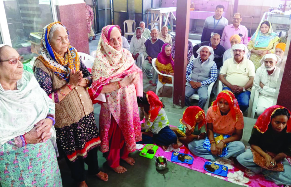 Vridh Ashram celebrates Navratri, Kanya Pujan and Functionalisation of fully automatic kitchen