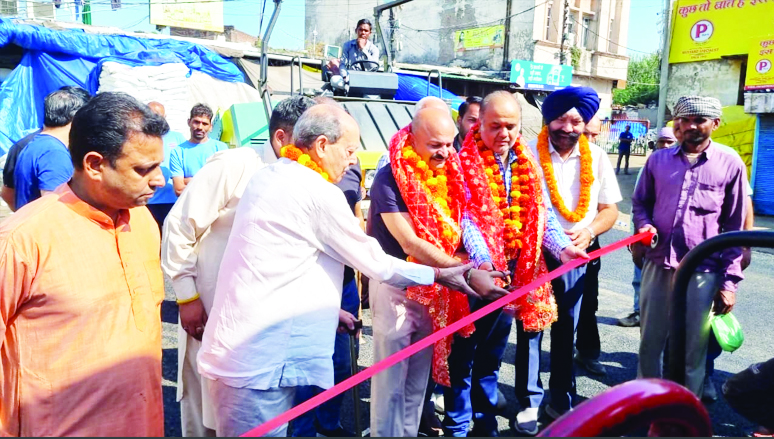 Yudhvir Sethi starts Rs 33-lakh blacktopping work in Warehouse-Nehru Market